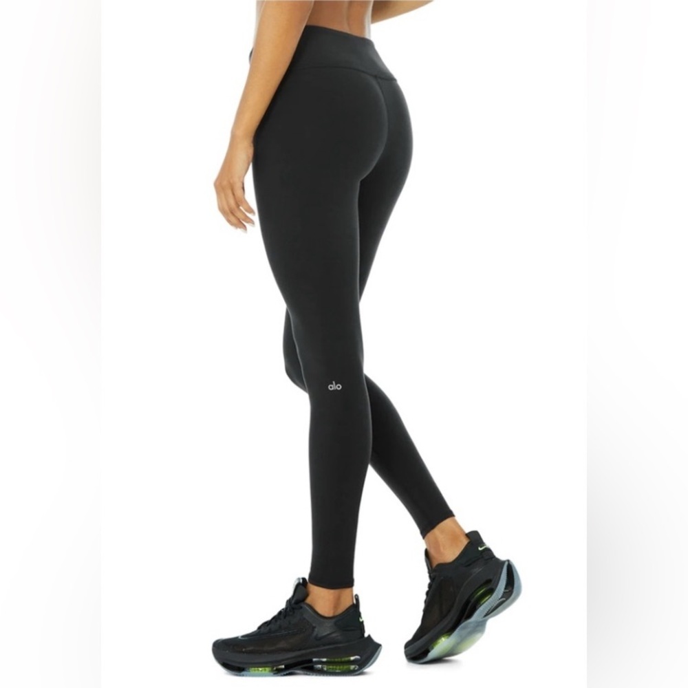 ALO Yoga Airbrush Leggings Full Length in Black Size Medium